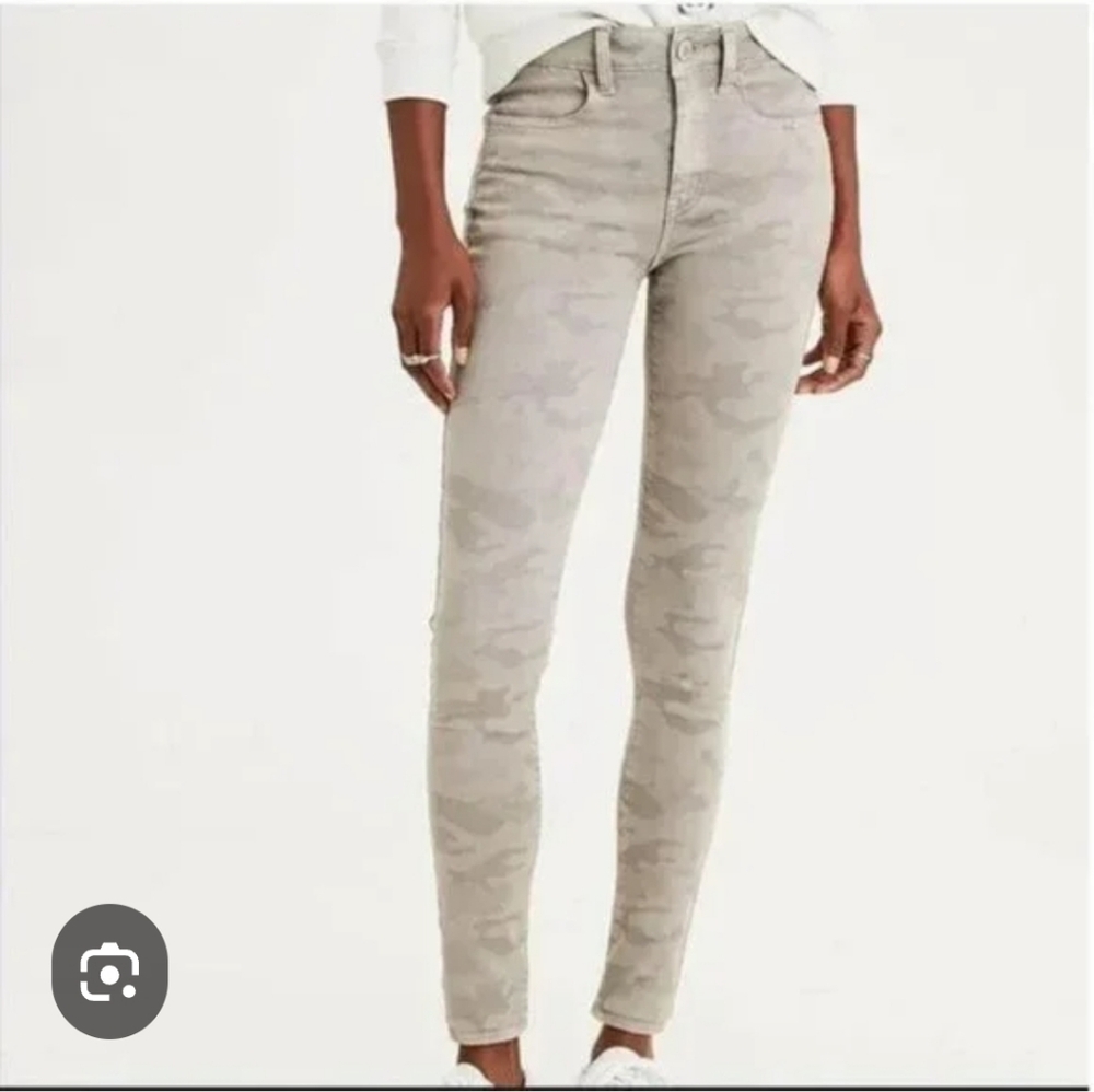 American Eagle Women's Muted Grey Camo Next Level Stretch High Rise Jeggings - 4